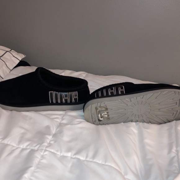 Black UGG’s - Picture 2 of 2